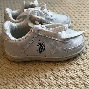 Toddler white polo tennis shoes. Size 7. Great condition!
